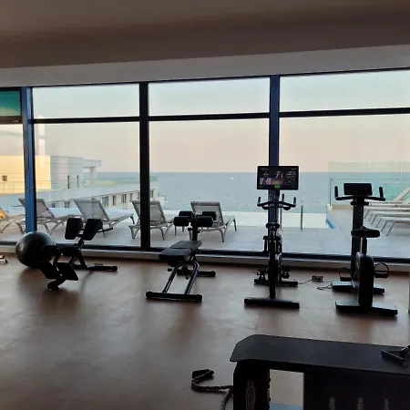 Rosebay Std - Infinity Pool & شقة Năvodari