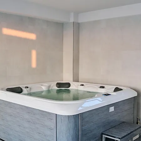 Rosebay Std - Infinity Pool & Appartement