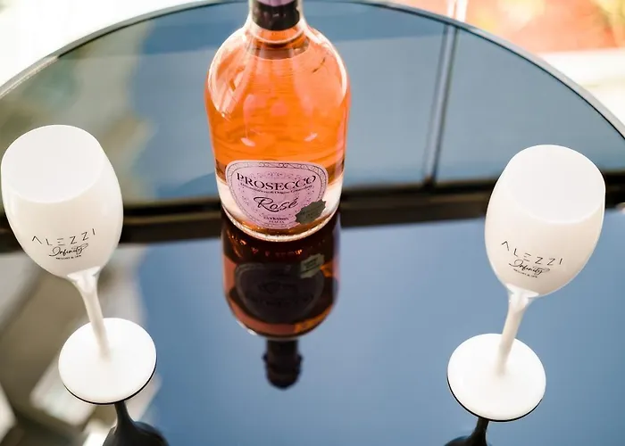 Rosebay Std - Infinity Pool & Năvodari