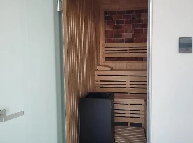 Rosebay Std - Infinity Pool & *